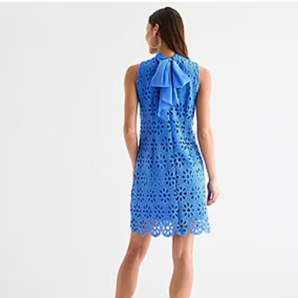 Bobbie Bee Dresses & Skirts - Blue Eyelet Floral Shift Dress Signature by Bobbie Bee Sz 14 NWT